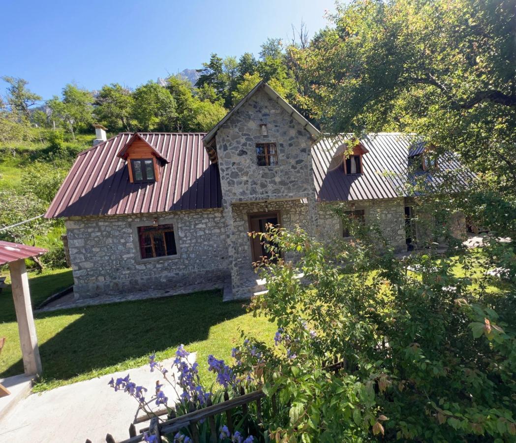 Guest House Gjelaj Theth Exterior photo